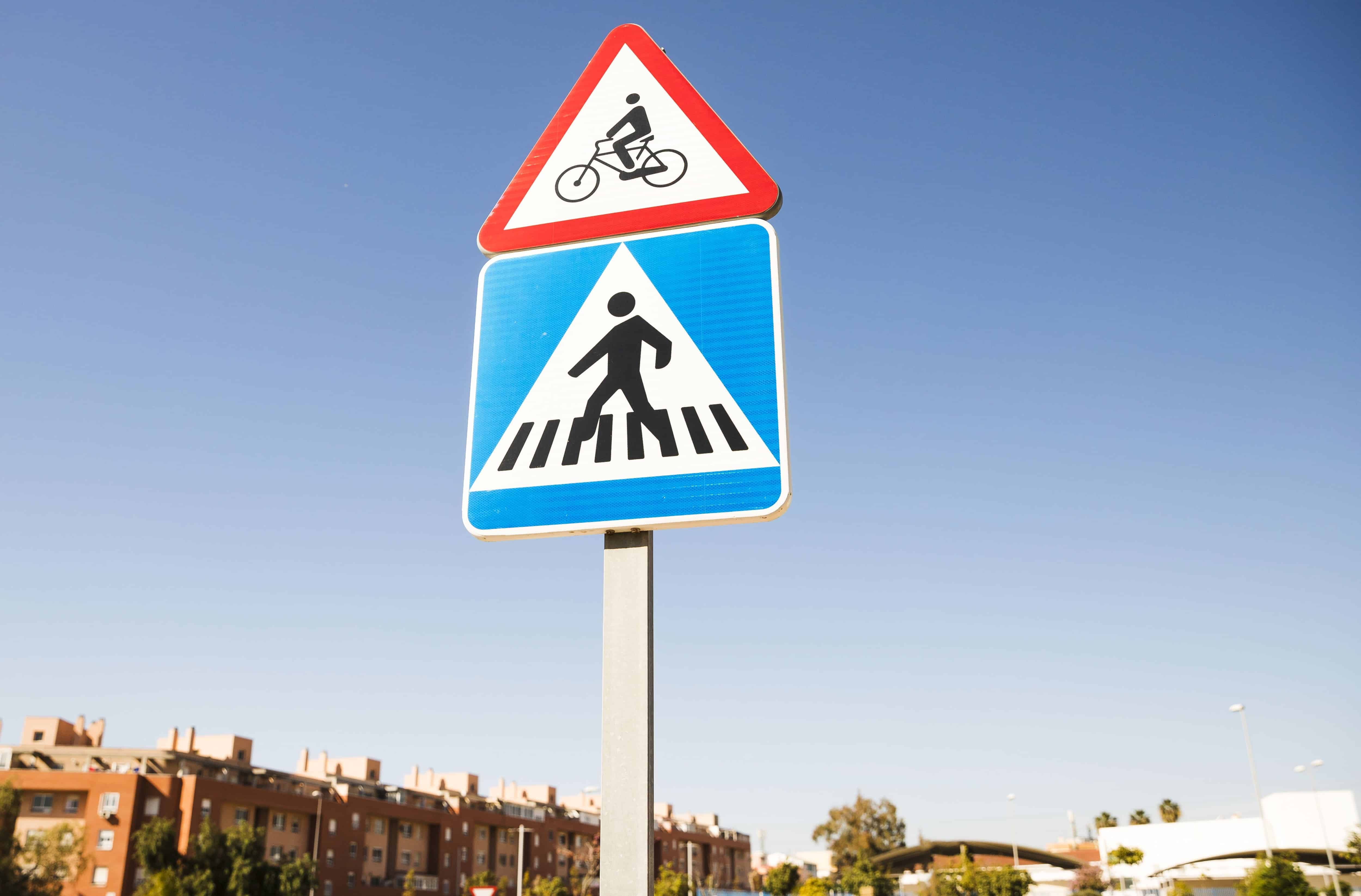 SIGNALISATION VERTICALE